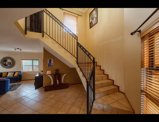 4 BEDROOM HOUSE FOR SALE IN ERASMUSKLOOF